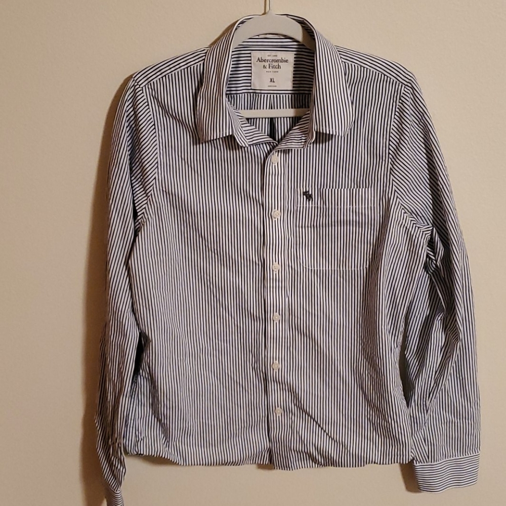 XL Abercrombie & Fitch White and Blue Button Down